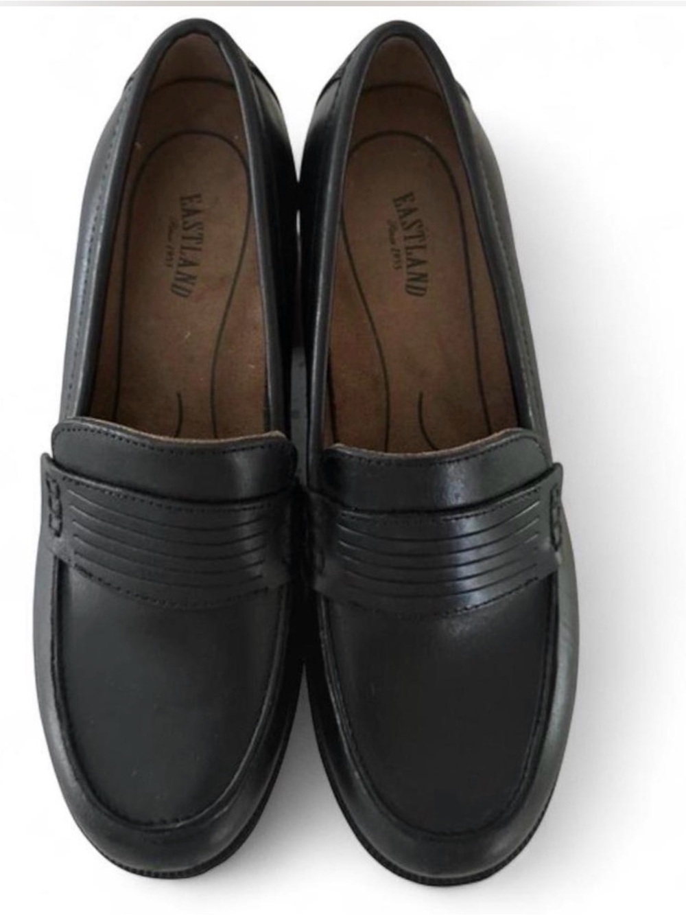 Eastland Women's Leather Black Chuck
Heel Penny Loafers EUC Sz 9.5